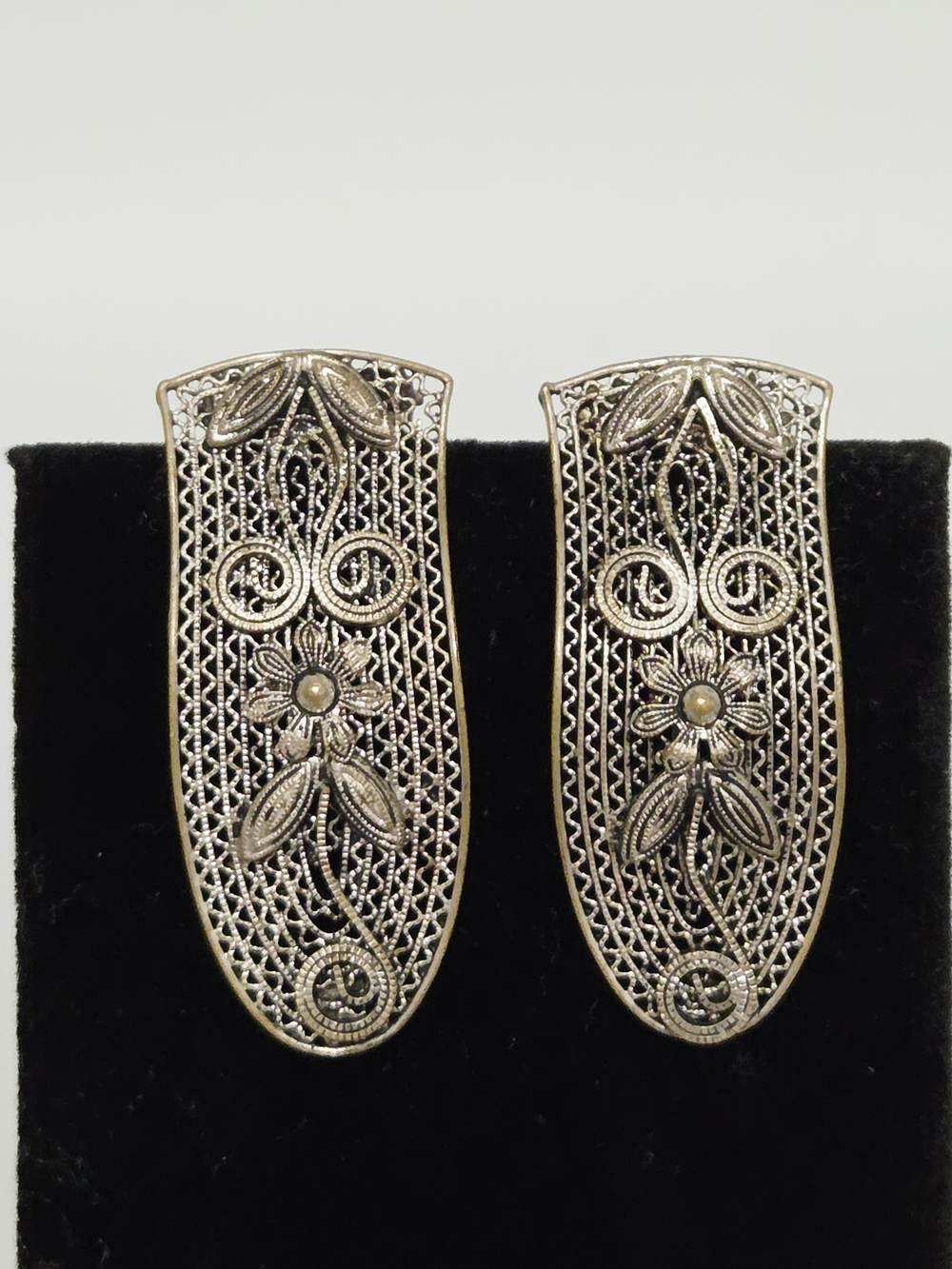 Filigree Fur Clips Silver Tone Made In Czechoslovakian